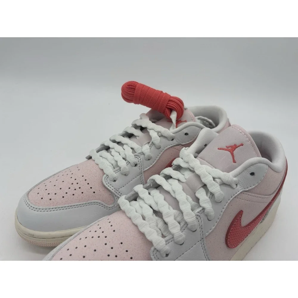 Wmn's 11.5  / Men's 10- Nike Jordan 1 Strawberry Milkshake IB8156-133 No Box Lid